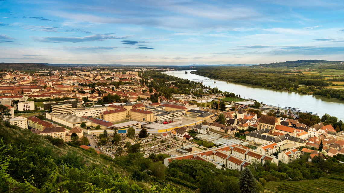 Kremstal - die Stadt Krems und die Donau